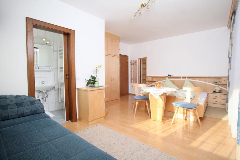 Hotel Garni Haus Anita Liesing الغرفة الصورة