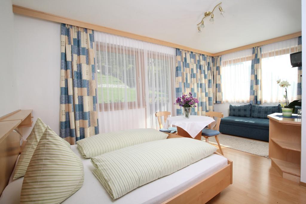 Hotel Garni Haus Anita Liesing الغرفة الصورة