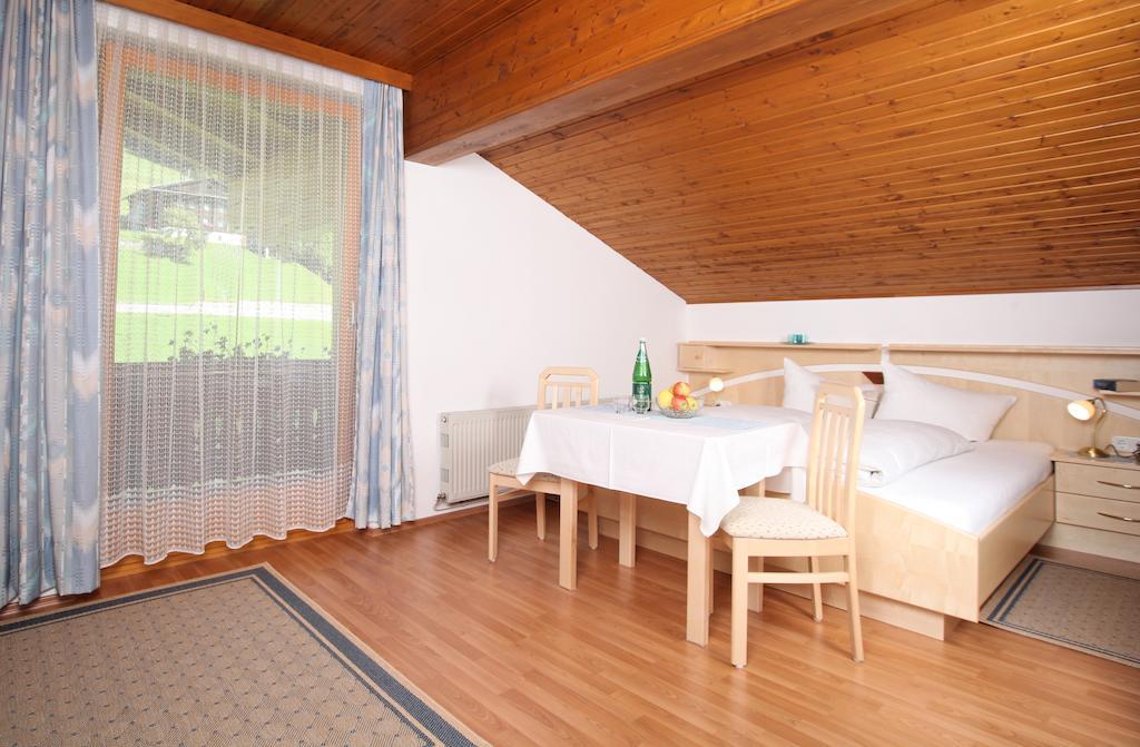 Hotel Garni Haus Anita Liesing الغرفة الصورة